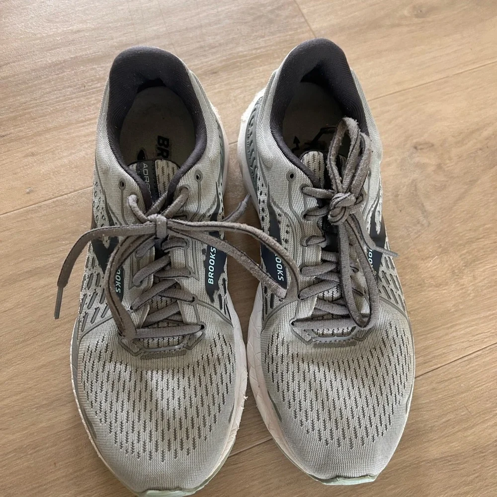 Brooks Gray Running Shoes - Picture 5 of 5